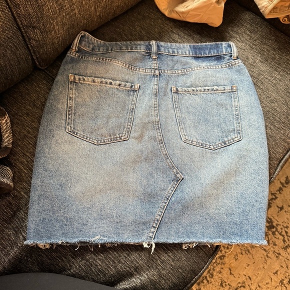 H&M Denim Blue Skirt with cut in front - Picture 8 of 9